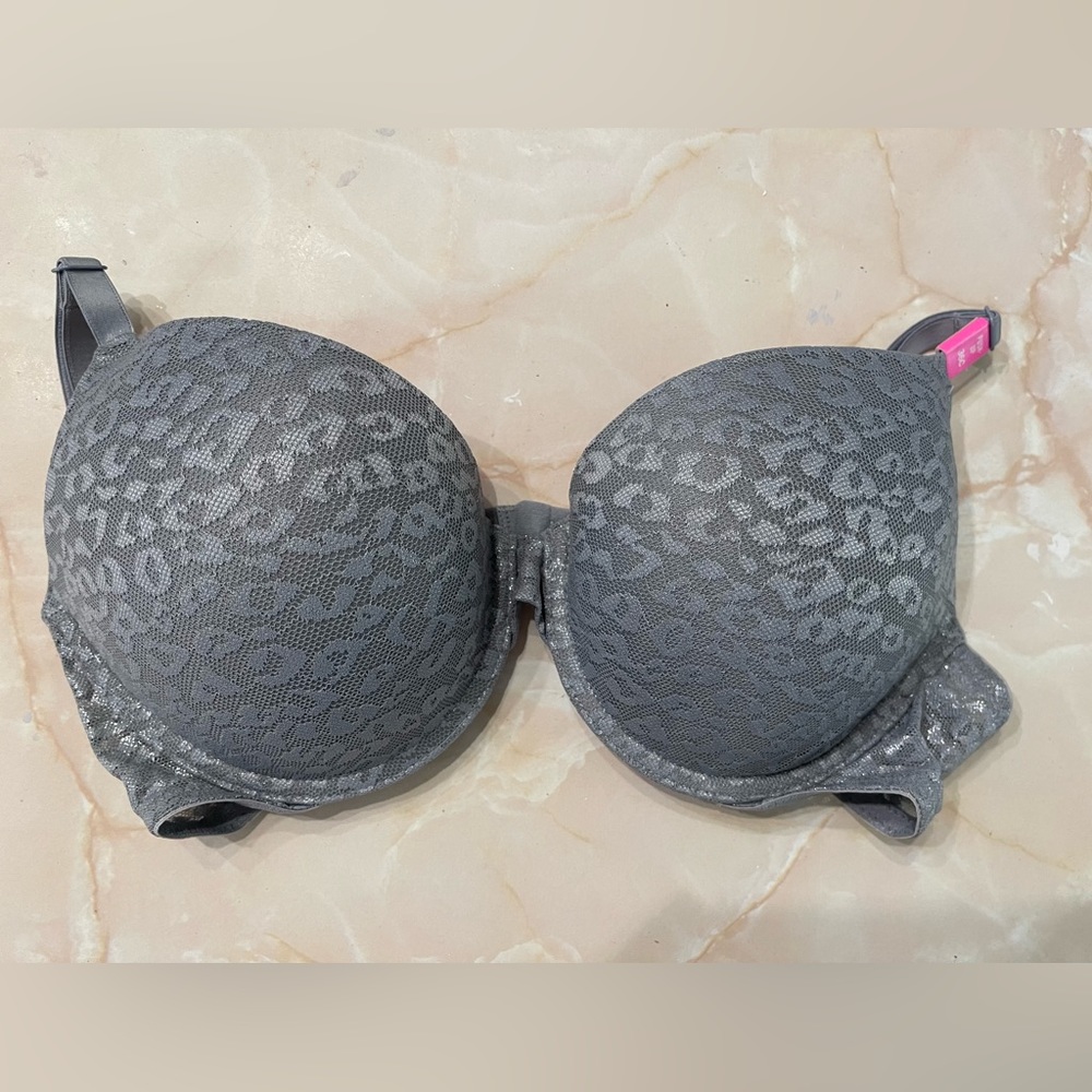 Brand *NWT* Pink Victoria’s Secret Bra • size 36C • PushUp Bra